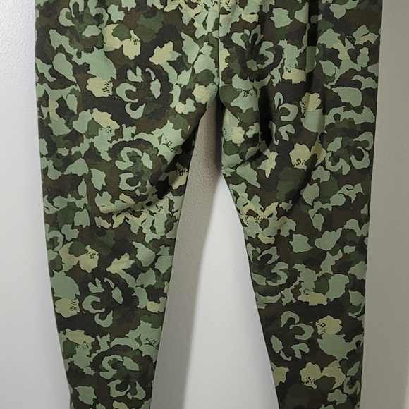Athletic Works Camouflage Joggers Medium - Picture 4 of 8